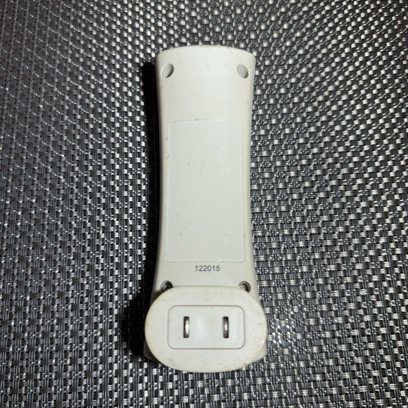 Energizer Emergency Flashlight Light Rechargeable Weather Ready Compact Handheld - Picture 7 of 8